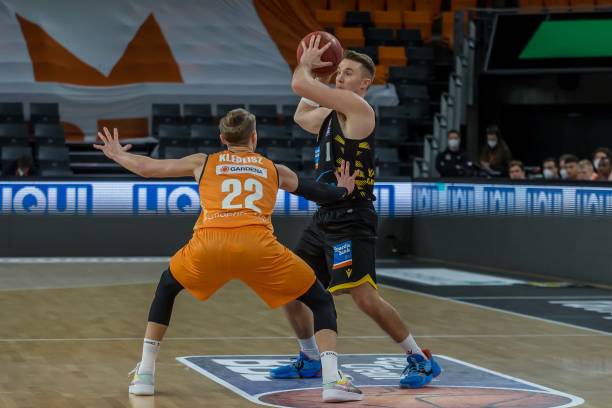 对其技术精 对其技术精